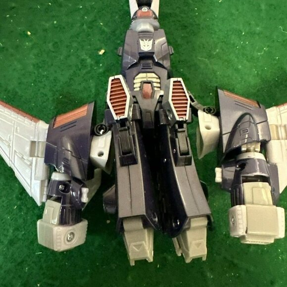 Transformers Universe Deluxe Class Cyclonus - Picture 13 of 14